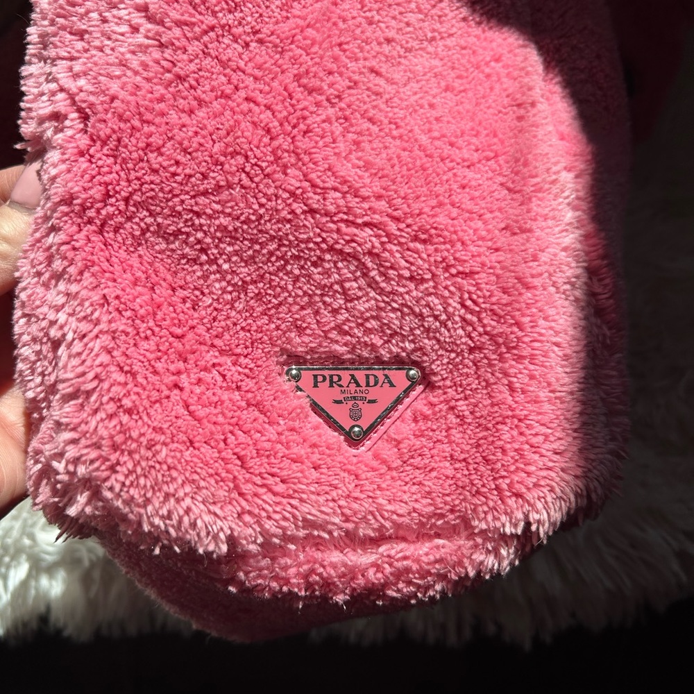 RARE Prada shearling tote 👛 - Picture 6 of 10